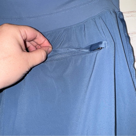 ATHLETA Nolita Slim Tapered Crop Pants, size 14 - Picture 12 of 13